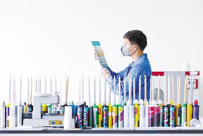 長(zhǎng)江邊，搬出一片新天地 湖北沿江一公里內(nèi)化工企業(yè)“清零”后的新材料技術(shù)研發(fā)轉(zhuǎn)型之路